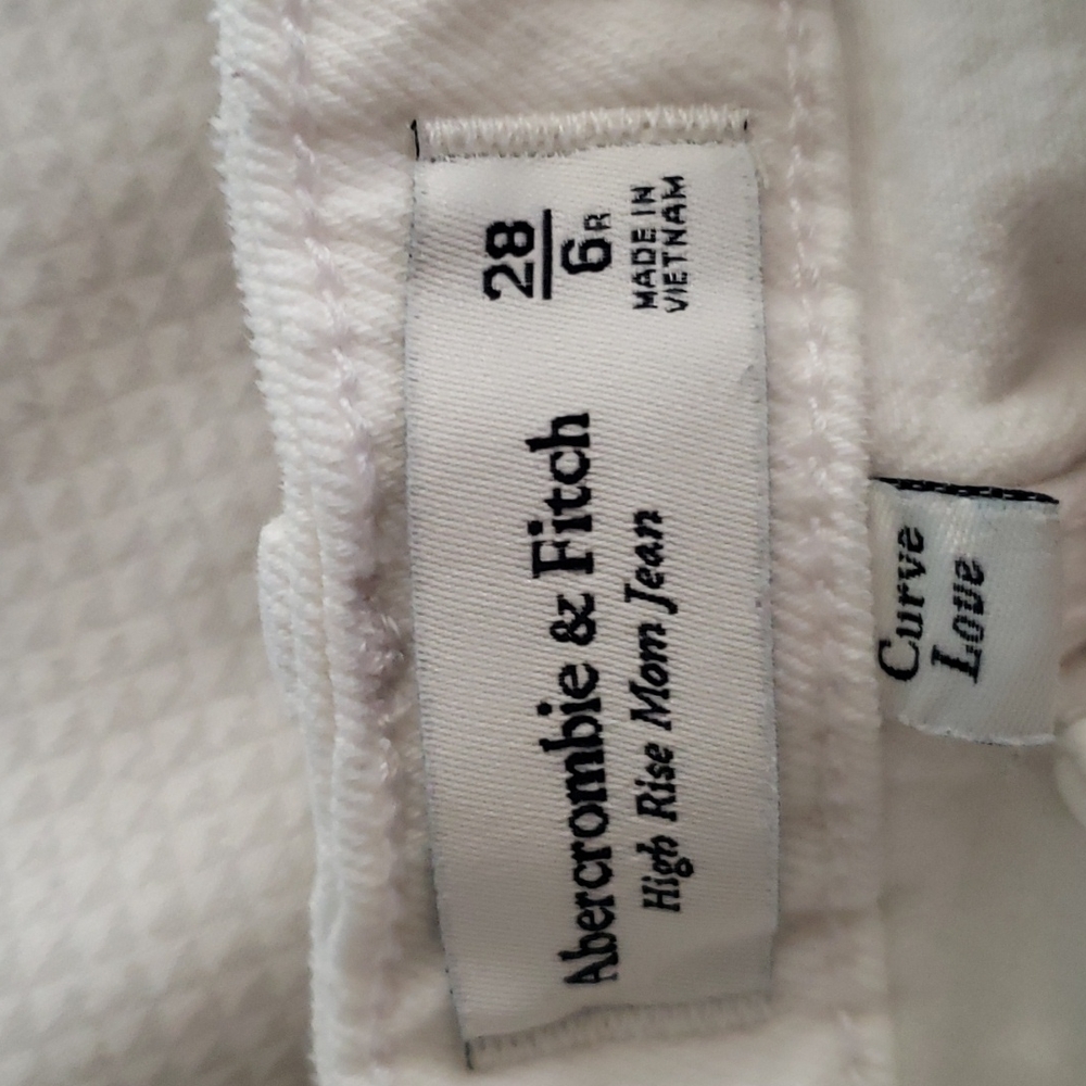 Abercrombie & Fitch High Rise mom jeans